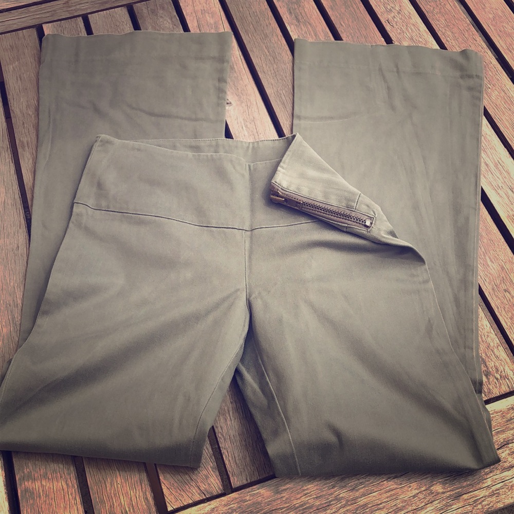 Wide waist dress pants. Size 5/6 Olive green